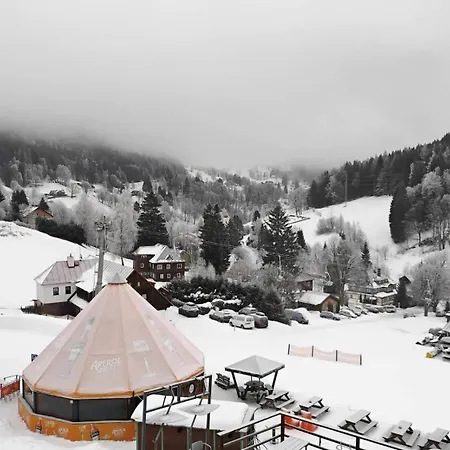 Modrin ホテル ペツ・ポト・スニェシュコウ